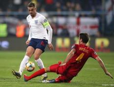 开云体育下载-里昂主帅研究对阵兰斯的比赛战术