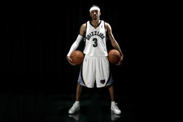 开云官网-新生代力量！班凯罗单场40+统治级表演，骑士铁军教森林狼双塔做人