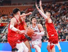 开云体育中国-高位压迫，球队狂攻取胜舞姿翩翩