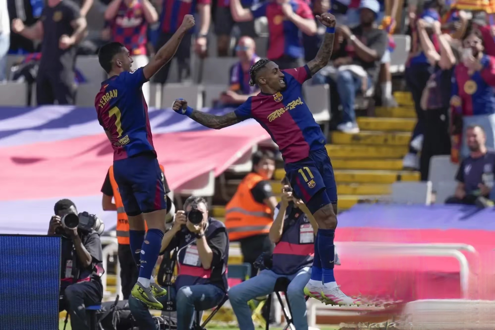 开云体育下载-巴塞罗那做客挑战皇马,如梦如幻