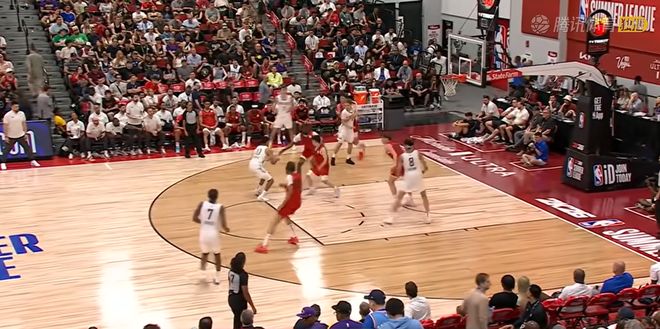 开云体育app-76人队在客场击败公牛队,实现反超