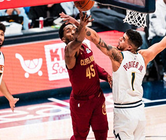 开云官方app入口-火箭大胜掘金，威少砍下三双