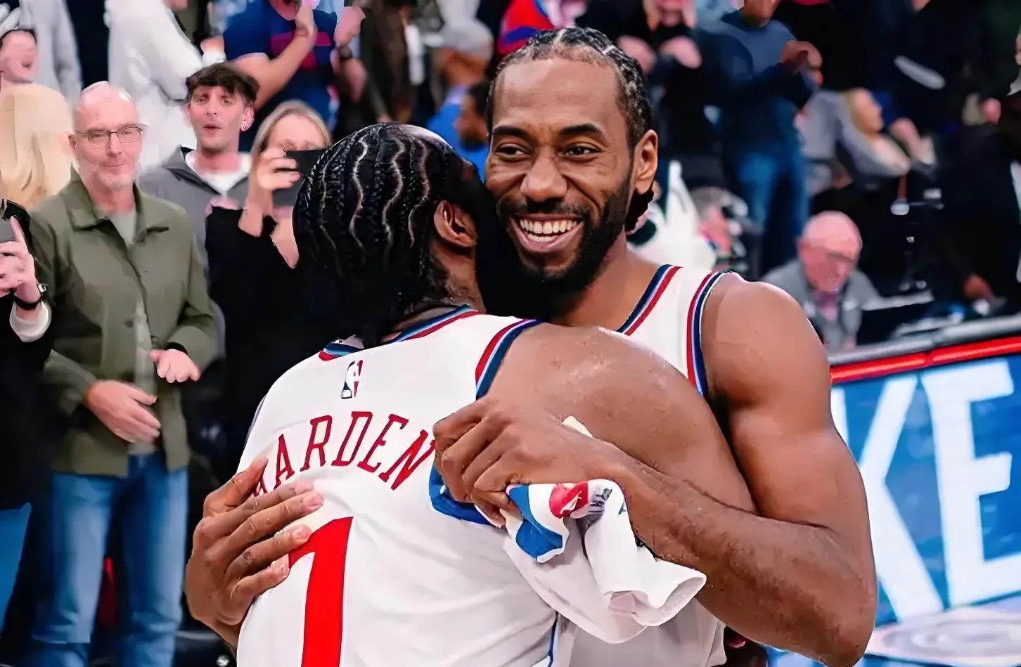 开云体育平台APP-包含火箭队惨败湖人，哈登与戴维斯的对决备受关注的词条