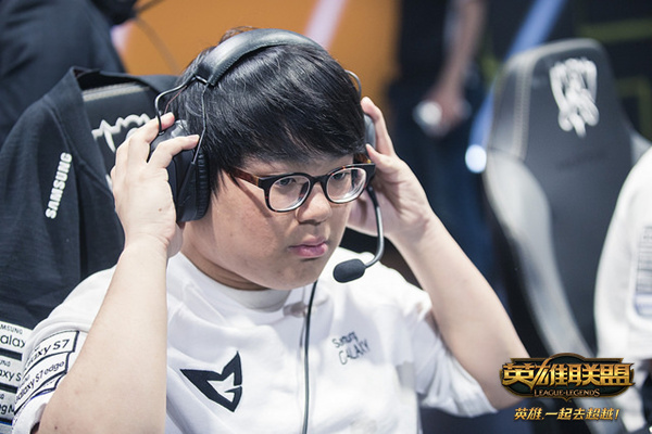 开云体育官网-SHR轻取RNG,Ming团战一打五激烈交锋八强赛,锁定晋级资格的简单介绍