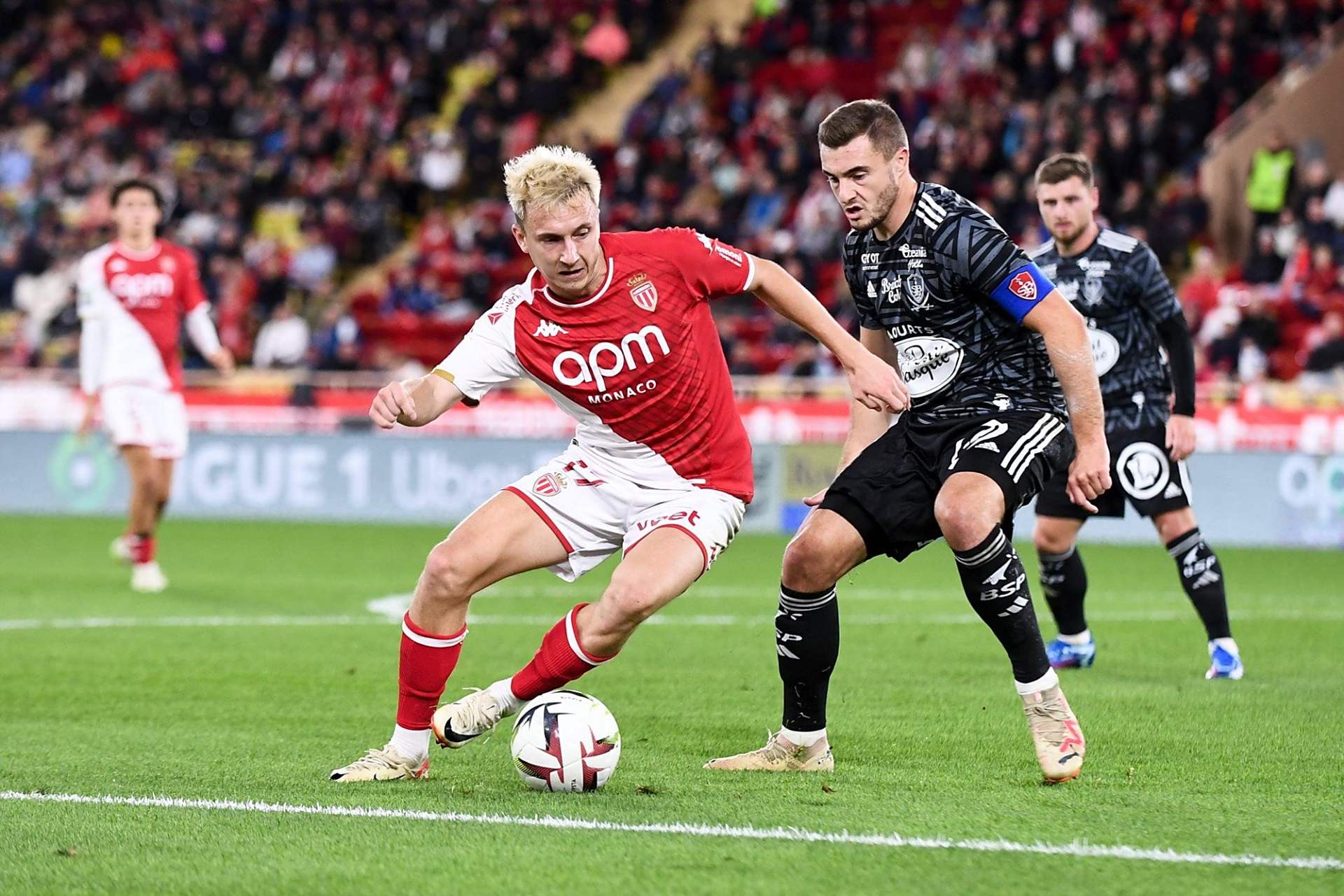 开云平台-非洲杯比赛启幕！球队奋力冲击冠军