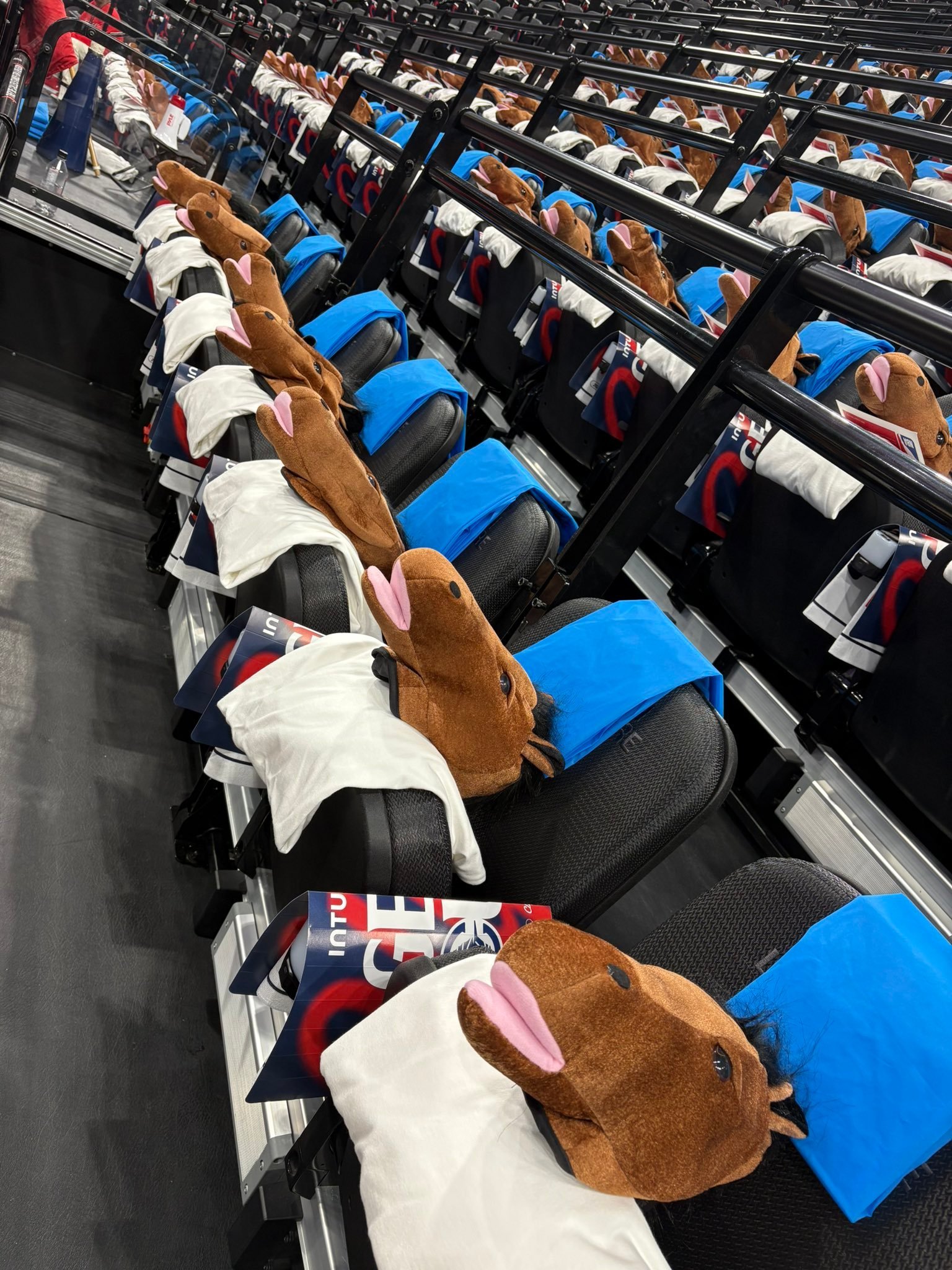 开云官方app入口-快船士气高昂，击败鹿主场豪取胜利