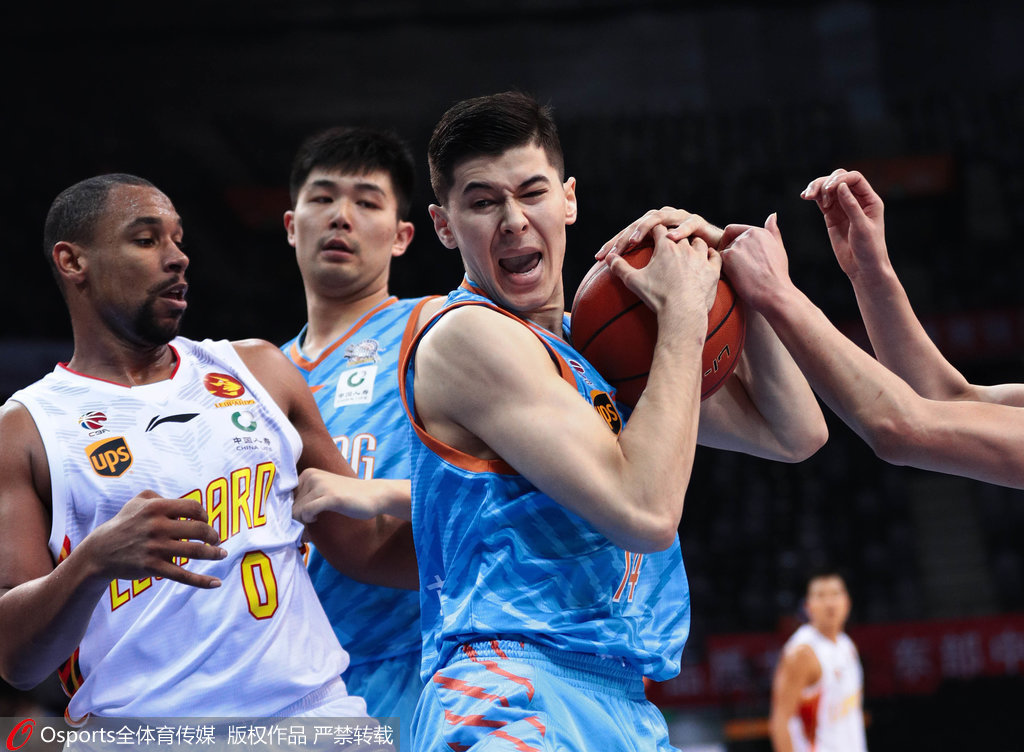 开云体育平台APP-乌迪内斯客场告捷，升级之路依然曲折