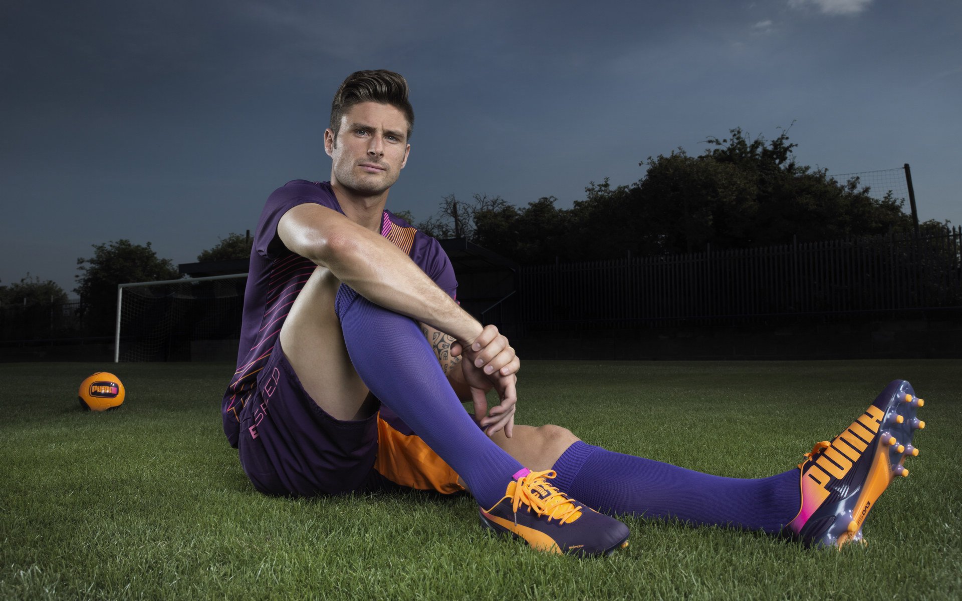 开云APP-破茧与狮吼，当个人英雄主义遇上铁血集体