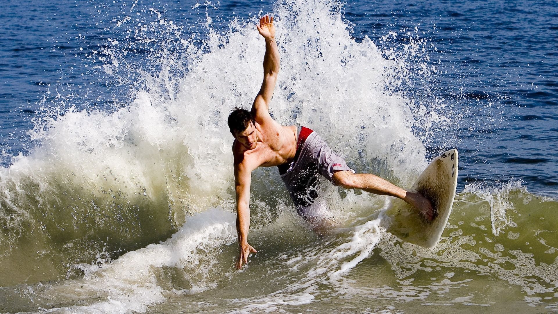 开云体育app-当现实撞碎逻辑，被罗德里戈一人凿穿的时空裂缝