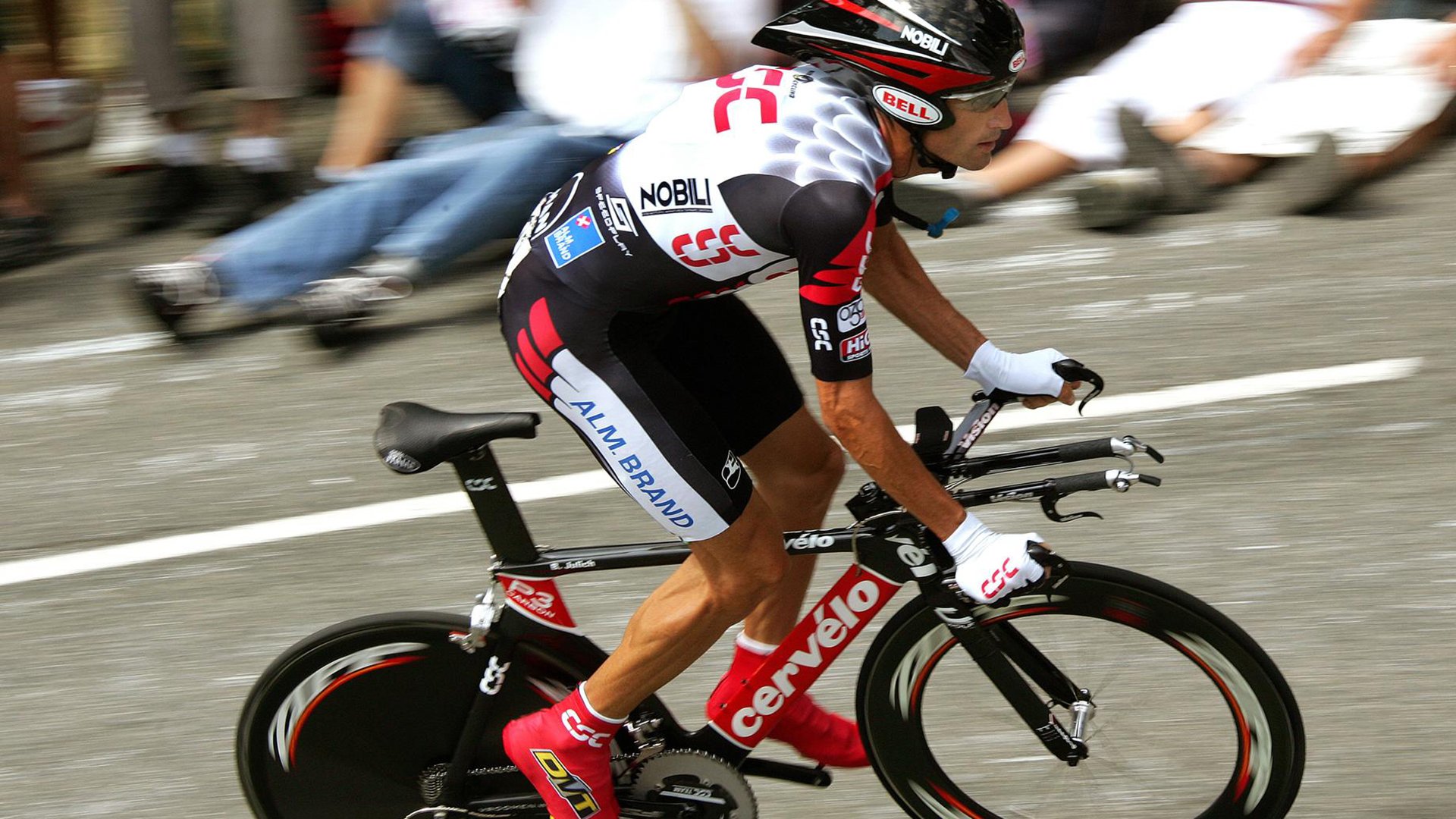 开云体育-绝境扳平！石破天惊14-0 钢铁洪流淹没麦迪逊