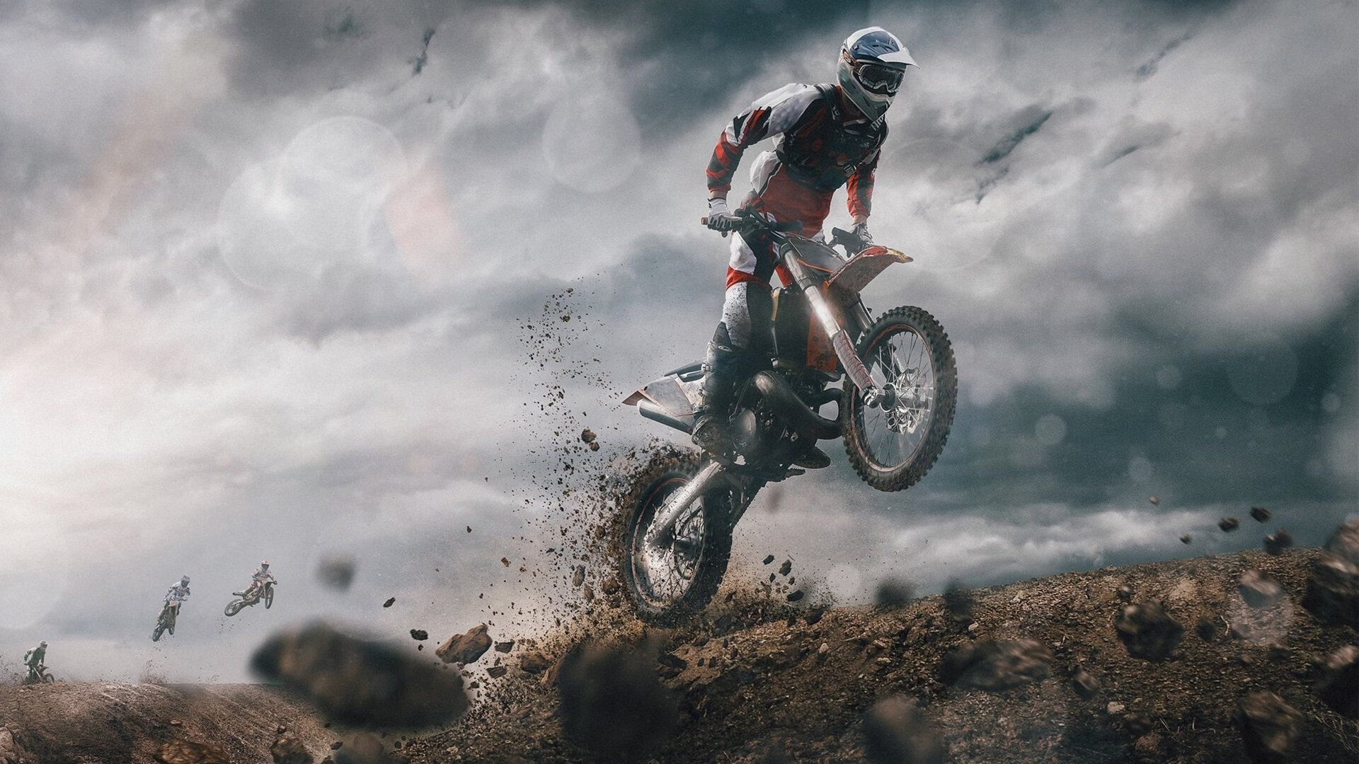 开云APP-逆袭的蓝焰，雷诺精密战术撕裂银绿防线，维斯塔潘独舞下的双面战争